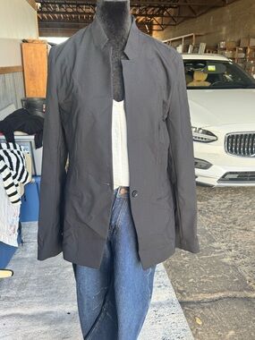 Banana Republic Black lightweight wool Blazer